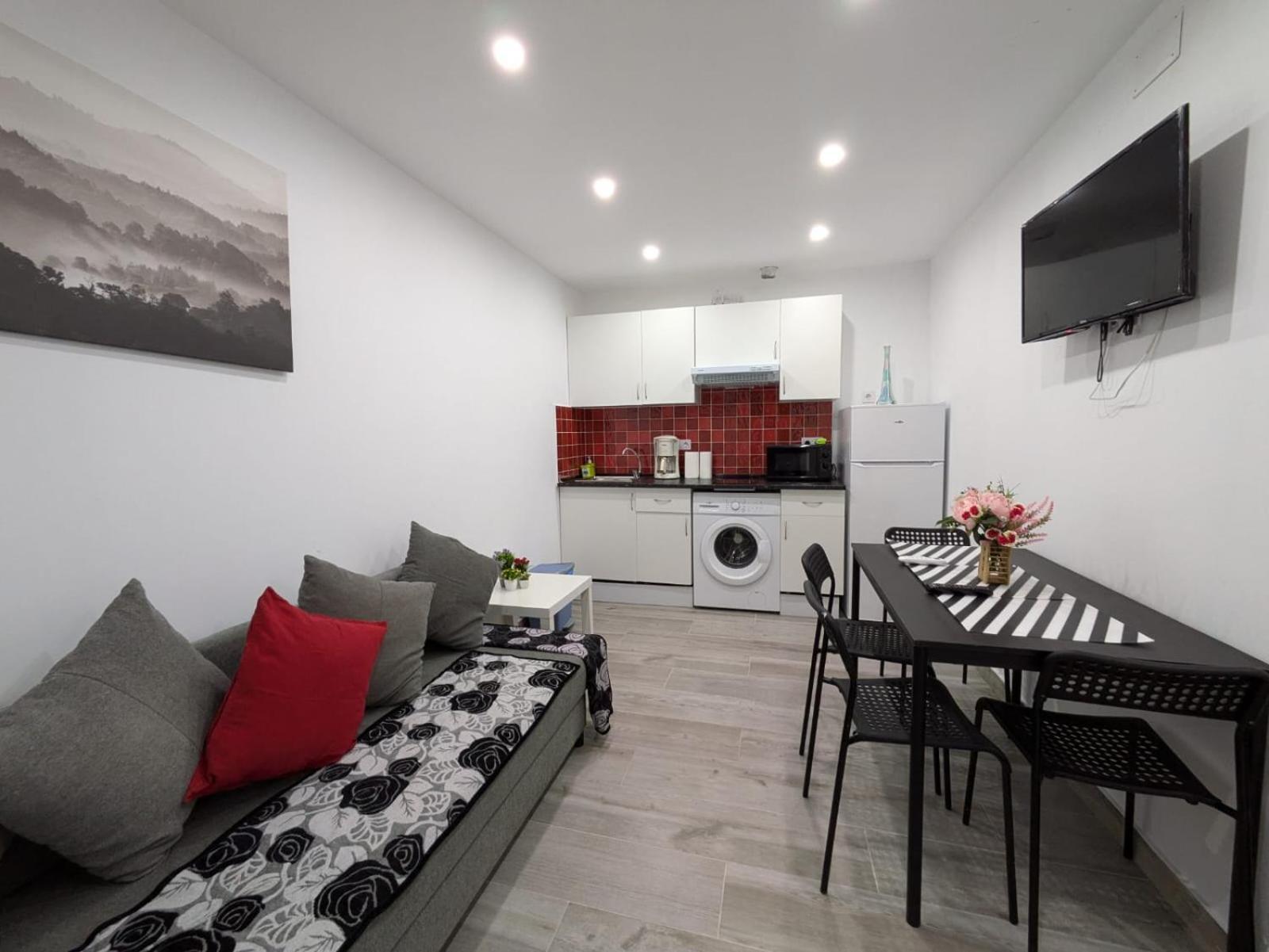 Madrid Apartaments ภายนอก รูปภาพ