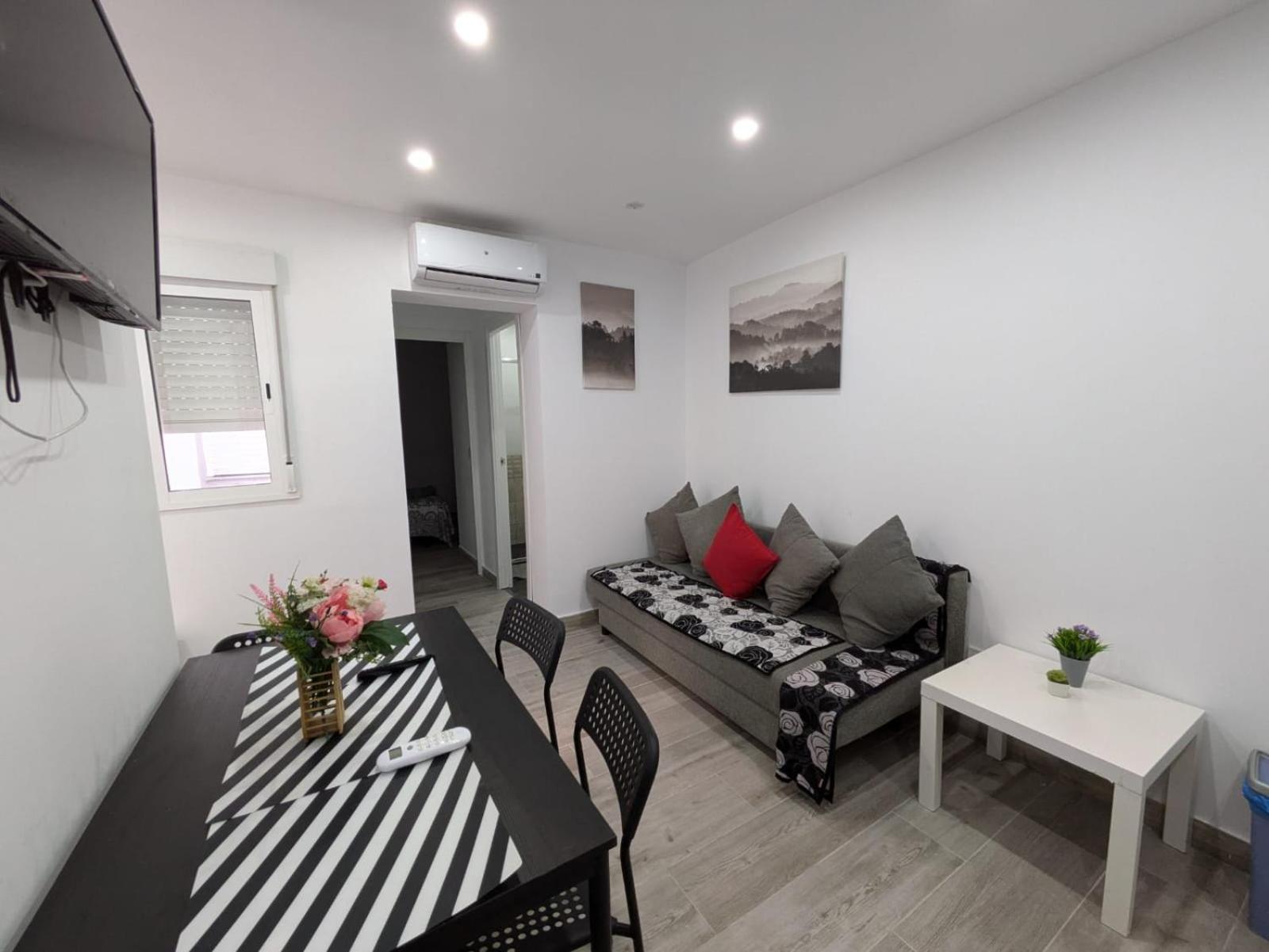 Madrid Apartaments ภายนอก รูปภาพ